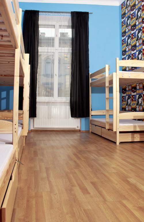 Pillows Party Hostel Krakow Room photo